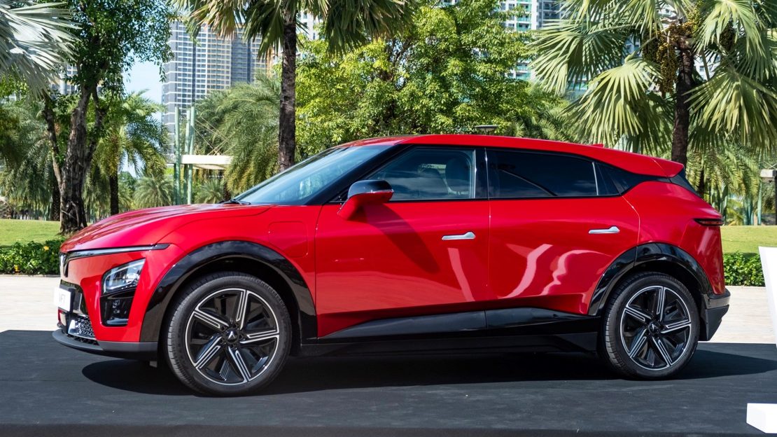 mercedes-c200-4matic-2019-img1-1127236f26543