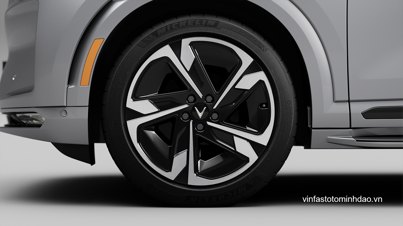 mercedes-c200-4matic-2019-img1-1127236f26543